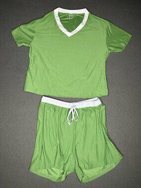 Lissome Lounge Women's Green Size M Short Sleeve V-neck Top & Short Set